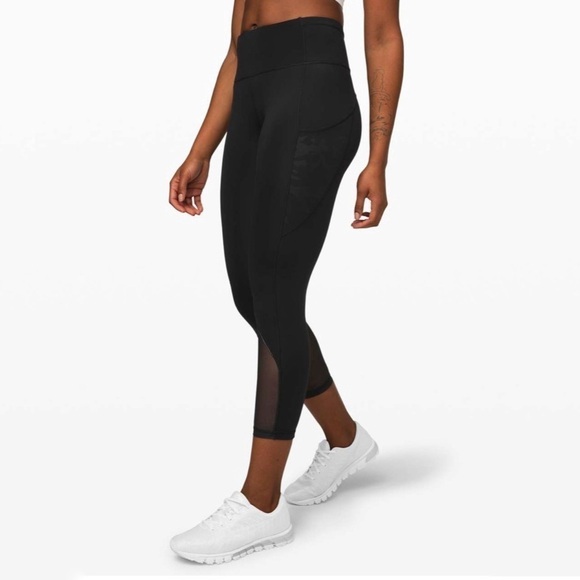 Lululemon Fast and Free Crop 23” Mesh Legging Black Incognito Camo Embossed 2 - Picture 2 of 16